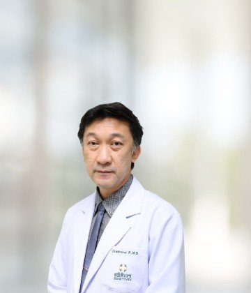 Assoc. Prof. Dr. Chathchai Pookarnjanamorakot - Sports Medicine and Arthroscopy Surgeon in Bangkok, Thailand | Satyug Healthcare