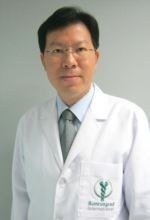 Prof. Dr. Chawalit Lertbutsayanukul - Radiation oncology and IMRT in Bangkok, Thailand | Satyug Healthcare
