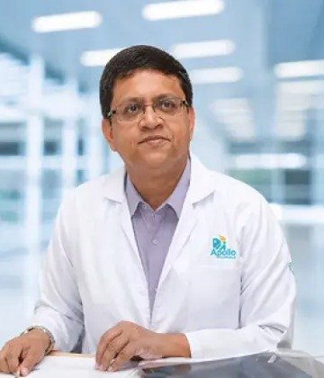 Dr. Arnab Basak is Specialist at Apollo Gleneagles Hospitals