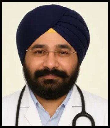 Dr. Sharandeep Singh Saluja is Orthopaedic Surgeon at Apollo Spectra Hospitals, Karol Bagh, New Delhi