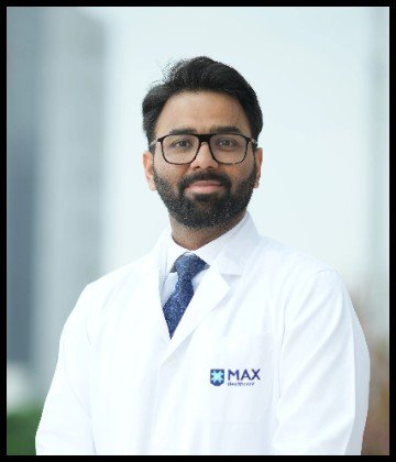 Dr. Prankul Singhal is Neurosurgeon at Max Super Speciality Hospital, Sector 128, Noida