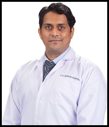Dr. Shivprasad Date is Plastic and Cosmetic Surgeon at P. D. Hinduja Hospital, Mahim, Mumbai