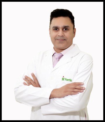 Dr. Siddharth Shanker Sood is Medical Oncologist at Fortis Escorts Hospital, Neelam Bata Road, Faridabad