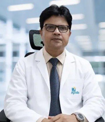 Dr. Gautam Dhar Choudhury is Specialist at Apollo Gleneagles Hospitals