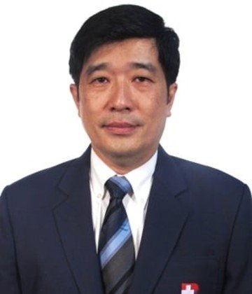 Clinical Prof. Dr. Manapon Lekskul - Ophthalmologist in Bangkok, Thailand | Satyug Healthcare