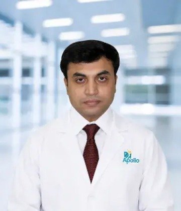 Dr. Srinjoy Saha is Specialist at Apollo Gleneagles Hospitals